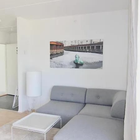 Great 1-bed W Balcony By Harbour Apartment *